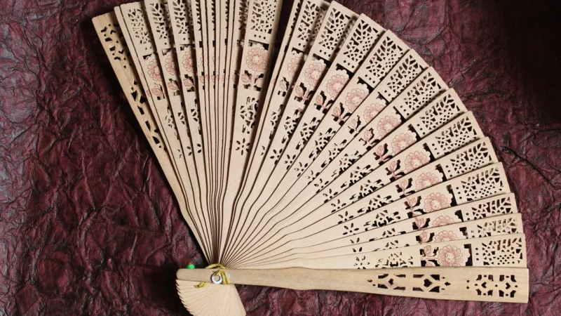 Portable Personal Fan with 4000 mAh Battery up to 20 Hrs, Small Handheld Fan with 3 Speeds, Battery Operated or USB Powe